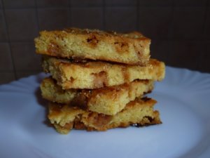 Karamellás-fehércsokis Blondies
