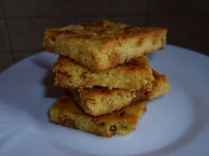 Karamellás-fehércsokis Blondies2