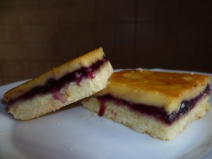 Áfonyalekváros-mascarpone-s linzer